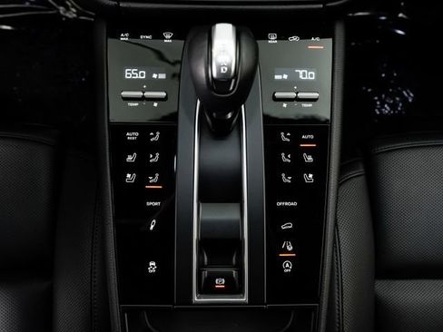 Certified 2026 Porsche Macan S AWD/4WD image 23