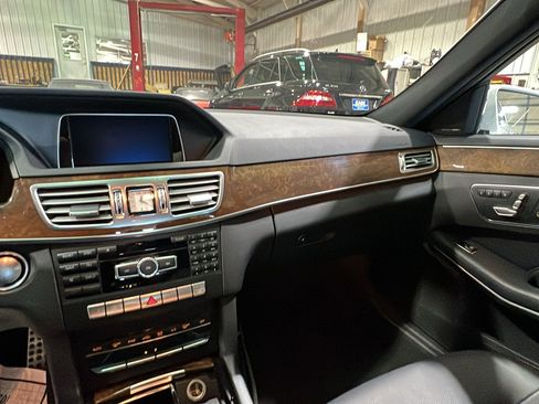 Used 2015 Mercedes-Benz E 350 4MATIC Sedan image 13