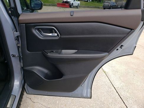 Used 2021 Nissan Rogue Platinum AWD/4WD image 18