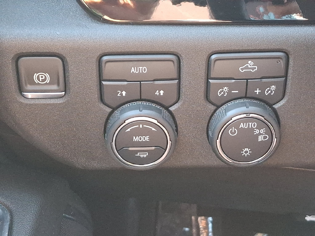 Certified 2024 Chevrolet Silverado 1500 LT AWD/4WD image 23