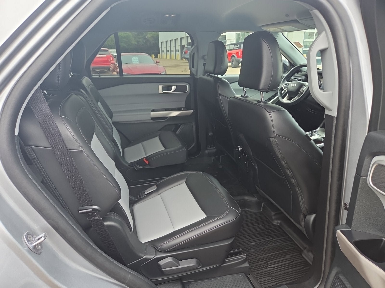 Certified 2023 Ford Explorer XLT w/ Equipment Group 202A AWD/4WD image 49