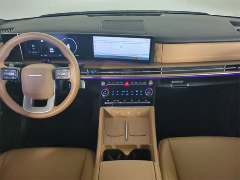 Used 2025 Hyundai Santa Fe Limited image 18