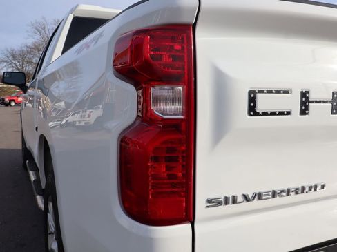 Used 2022 Chevrolet Silverado 1500 LT image 31