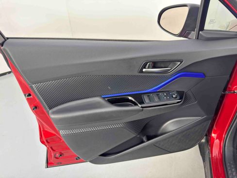 Used 2020 Toyota C-HR XLE image 36