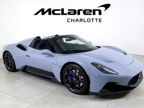 Used 2023 Maserati MC20 Spyder image 2