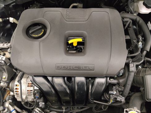Used 2021 Kia Forte LXS FWD image 30