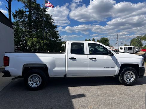 Used 2017 Chevrolet Silverado 1500 W/T w/ Trailering Package RWD image 4