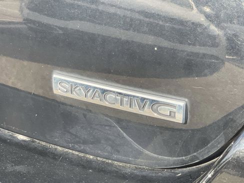 Used 2019 MAZDA MAZDA3 Sedan w/ Preferred Package image 9