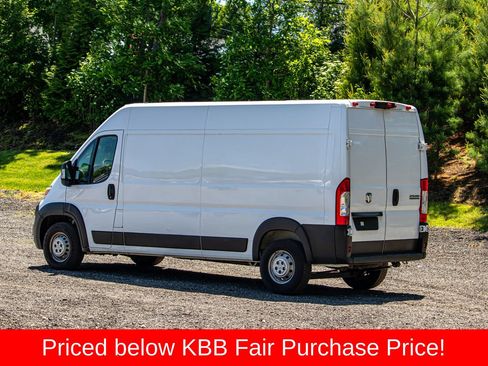 Used 2024 RAM ProMaster 2500 w/ Convenience Group FWD image 5