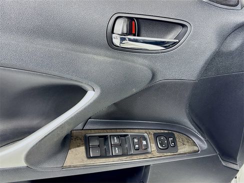 Used 2013 Lexus IS 250C image 13