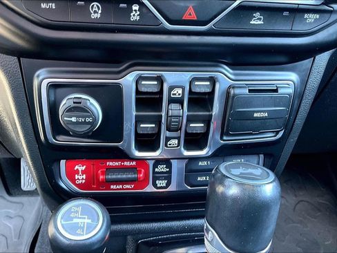 Used 2021 Jeep Wrangler Unlimited Rubicon AWD/4WD image 15