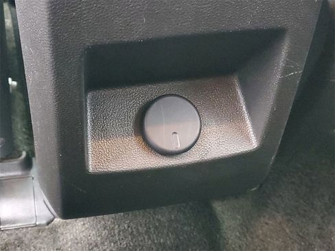 Used 2017 Chevrolet Equinox LT w/ Convenience Package image 13