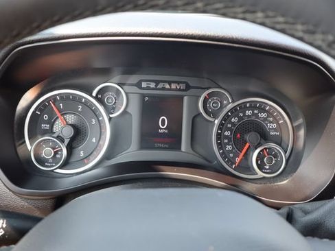 Used 2025 RAM 3500 Big Horn AWD/4WD image 28