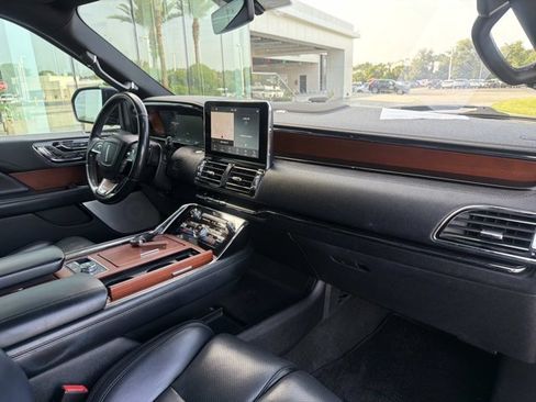 Used 2020 Lincoln Navigator Reserve w/ Equipment Group 208A Reserve AWD/4WD image 21