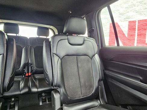 Used 2023 Jeep Grand Cherokee L Laredo RWD image 27
