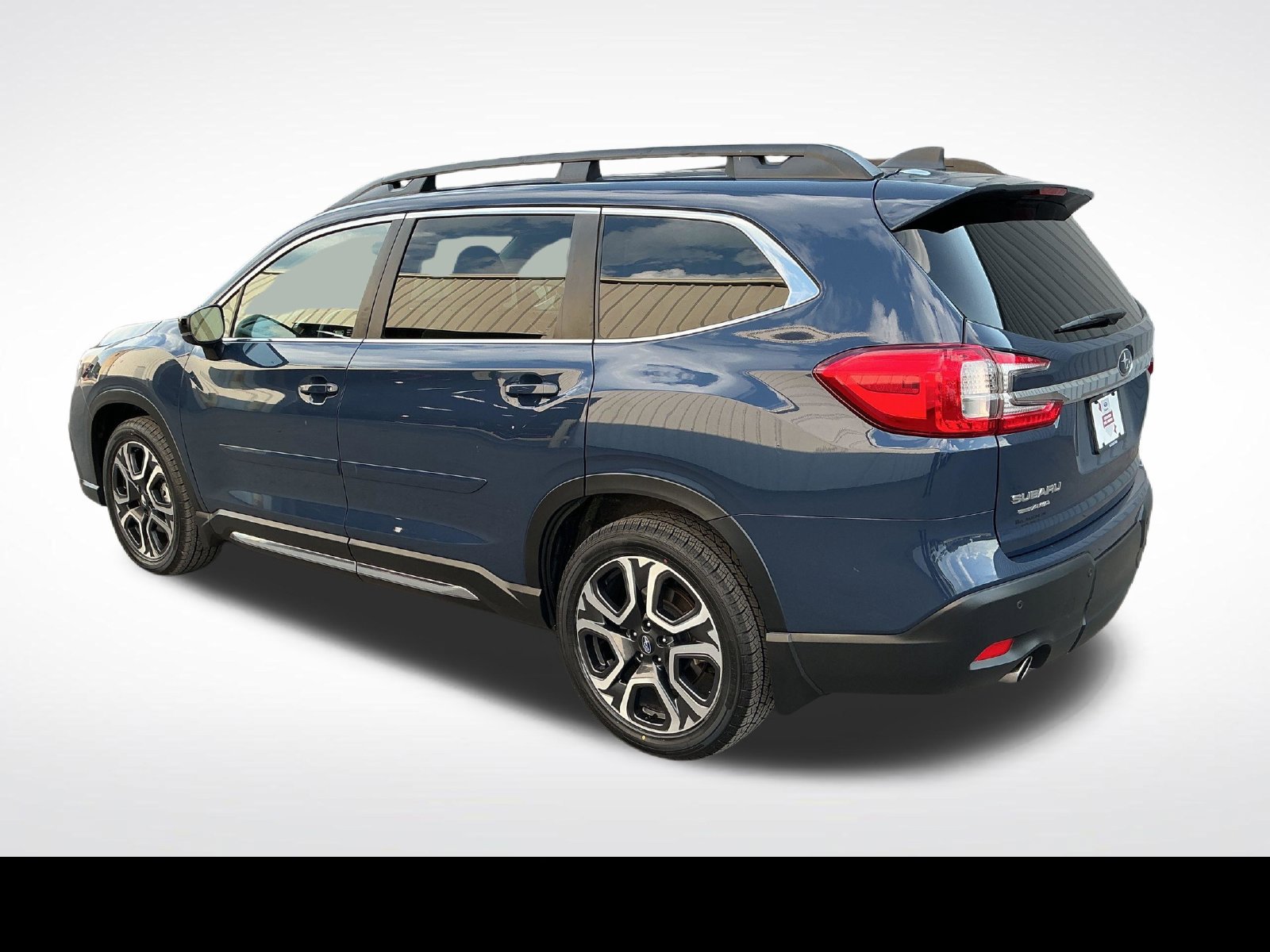 Used 2024 Subaru Ascent Limited AWD/4WD image 3