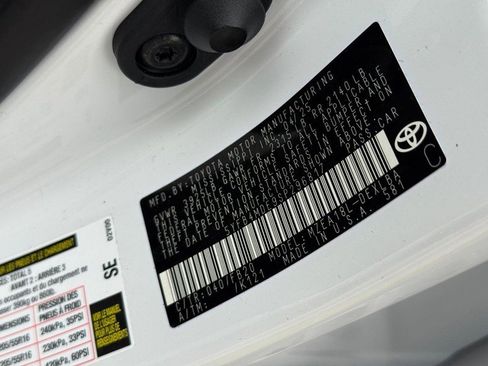 Certified 2025 Toyota Corolla LE image 25