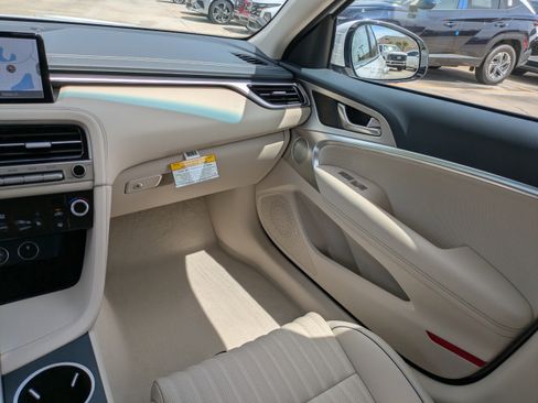 New 2026 Genesis G70 2.5T Prestige image 12