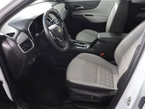 Used 2022 Chevrolet Equinox LS AWD/4WD image 17