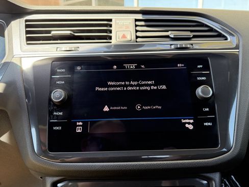Used 2024 Volkswagen Tiguan SE R-Line FWD image 20