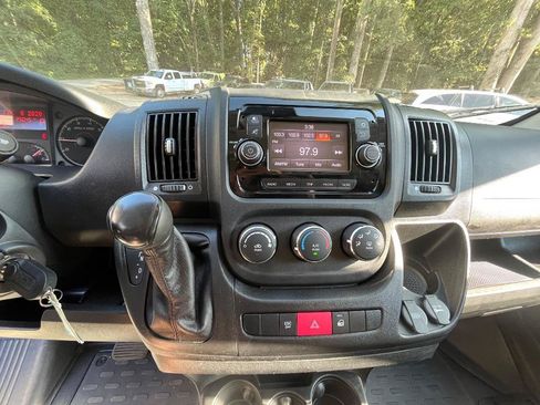 Used 2021 RAM ProMaster 2500 w/ Interior LED Lighting Group FWD image 18