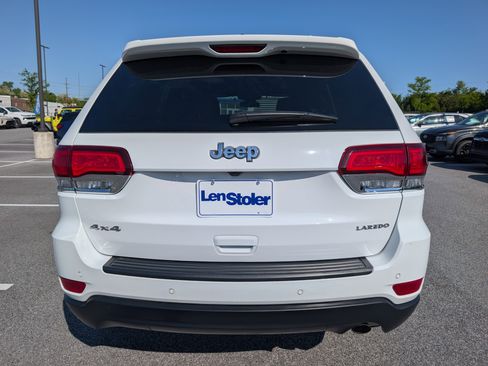 Used 2021 Jeep Grand Cherokee Laredo X AWD/4WD image 4
