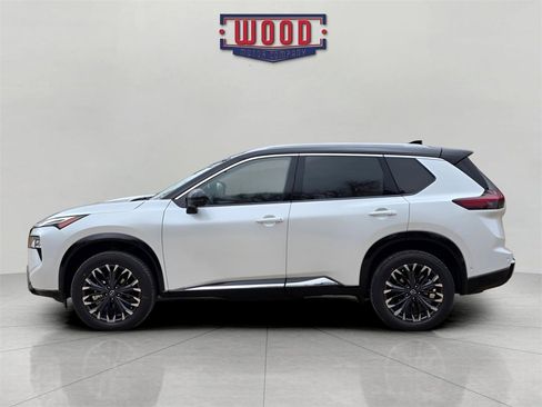 New 2026 Nissan Rogue Platinum image 4