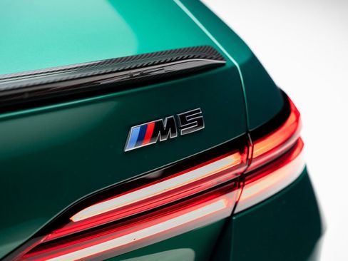 Used 2025 BMW M5 w/ Carbon Package image 32