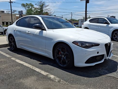 New 2025 Alfa Romeo Giulia AWD w/ Driving Assist Package image 3