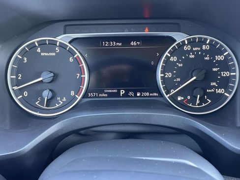 Used 2025 Nissan Rogue S image 19