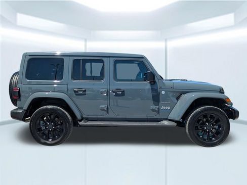Used 2024 Jeep Wrangler Unlimited Sahara w/ Safety Group AWD/4WD image 7