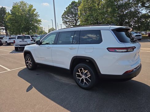New 2025 Jeep Grand Cherokee L Limited w/ Luxury Tech Group II RWD image 3