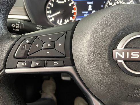 Used 2023 Nissan Altima 2.5 SV image 17