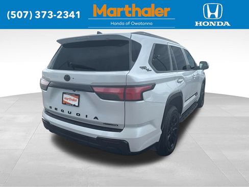Used 2025 Toyota Sequoia Platinum AWD/4WD image 5