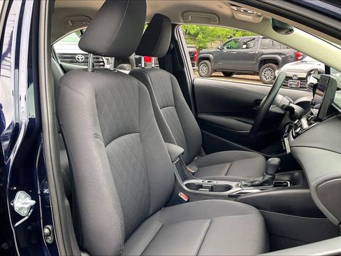 Used 2026 Toyota Corolla LE image 9