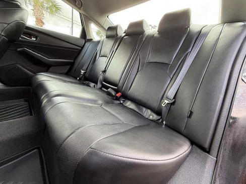 Used 2023 Honda Accord Touring image 12