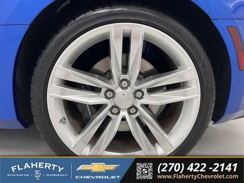 Used 2018 Chevrolet Camaro SS RWD image 15