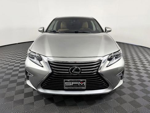 Used 2016 Lexus ES 350 w/ Navigation System Package image 4