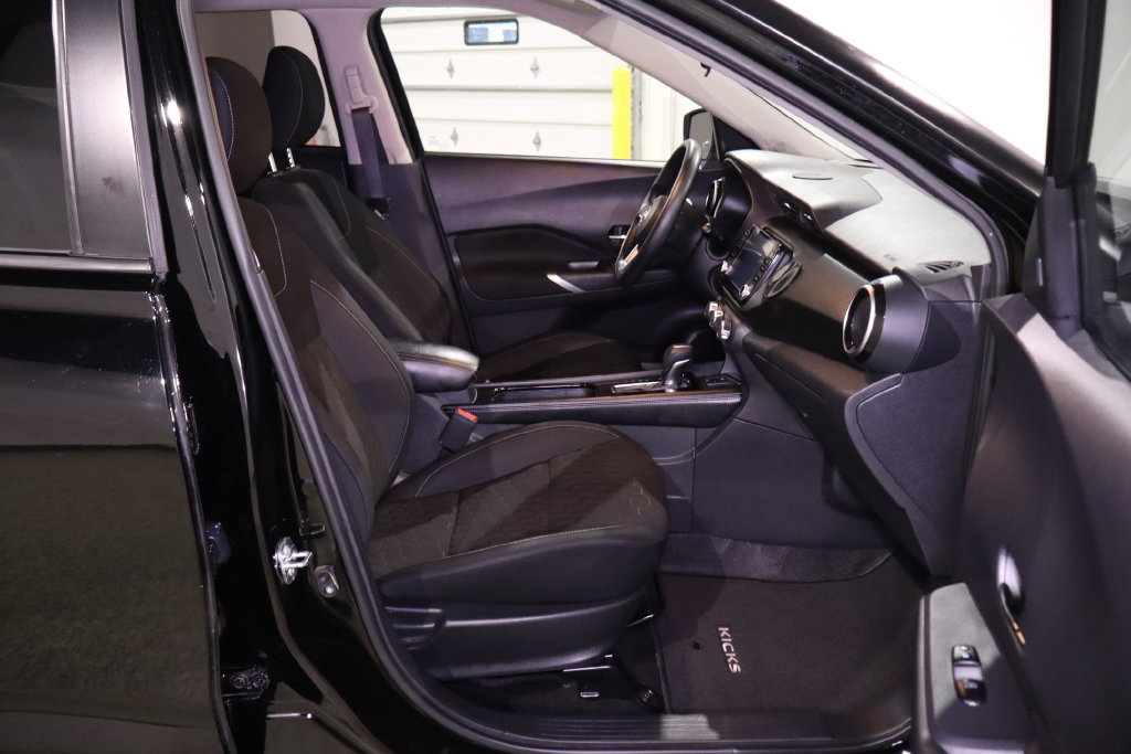 Used 2023 Nissan Kicks SV FWD image 27