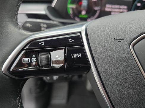 Used 2024 Audi Q8 e-tron Prestige image 17