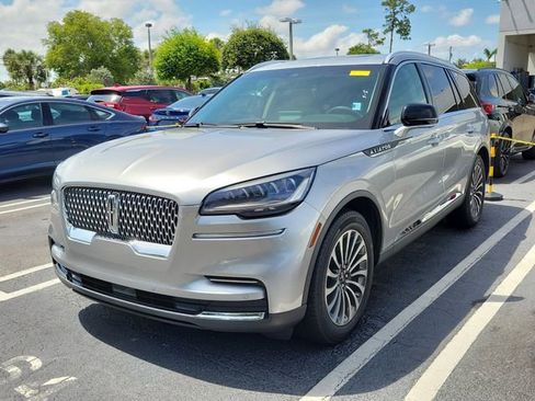 Used 2022 Lincoln Aviator Reserve w/ Class IV Trailer Tow Package RWD image 3