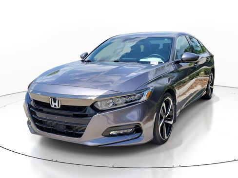 Used 2018 Honda Accord Sport image 3