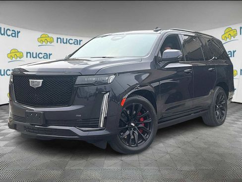 Used 2023 Cadillac Escalade Sport Platinum w/ LPO, ONYX Package image 3