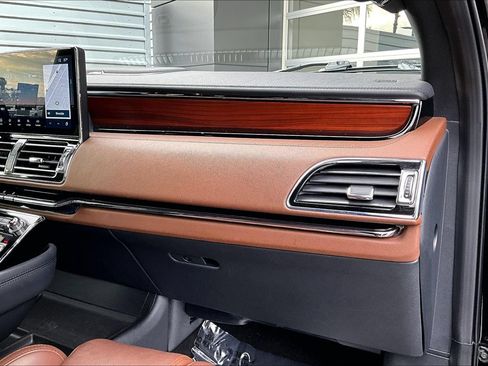 Used 2022 Lincoln Navigator Reserve RWD image 15