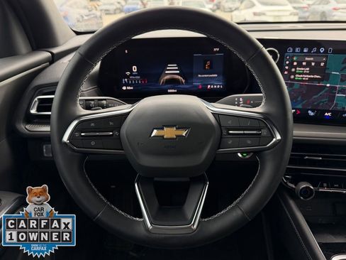 Used 2026 Chevrolet Traverse LT FWD image 12