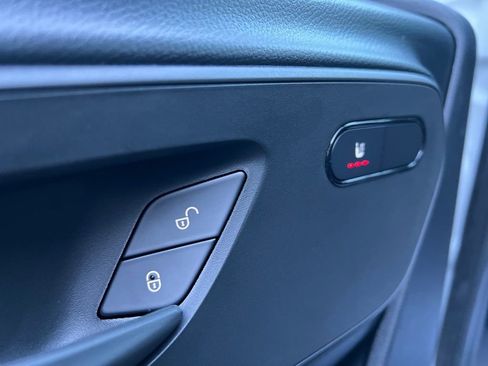 Used 2024 Mercedes-Benz Sprinter 3500 image 27