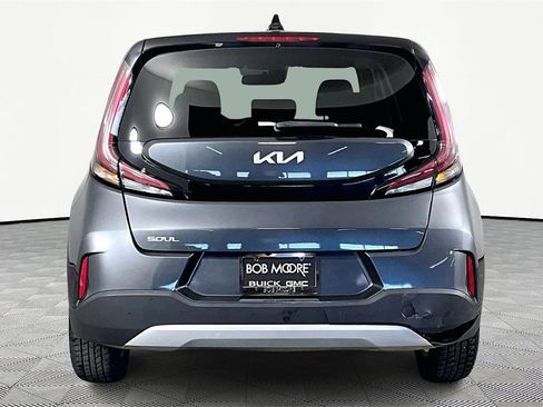 Used 2023 Kia Soul LX w/ LX Technology Package image 5