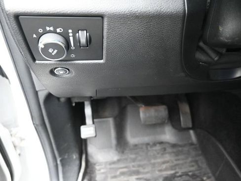 Used 2019 Jeep Grand Cherokee Altitude image 16