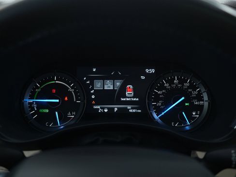 Used 2021 Toyota Highlander XLE image 28