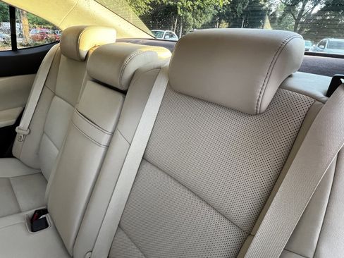 Used 2017 Lexus ES 350 w/ Premium Package image 33